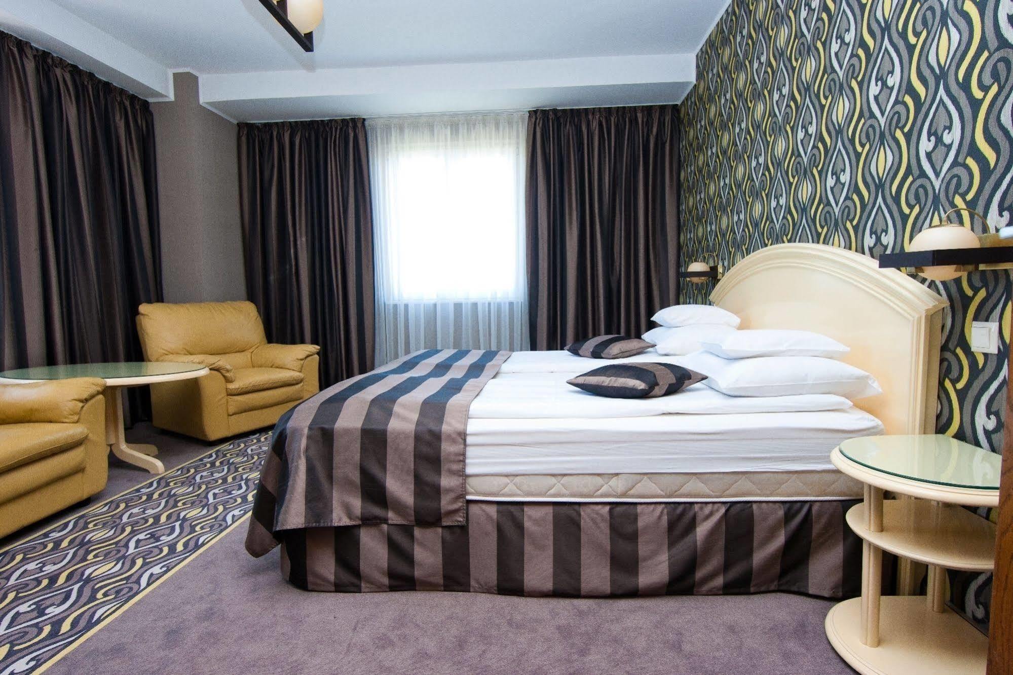Hotel Onix Kluż-Napoka Zewnętrze zdjęcie